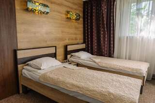 Курортные отели Гостинично-оздоровительный комплекс Живая вода Межгорье Просторный двухместный номер с 2 отдельными кроватями-1